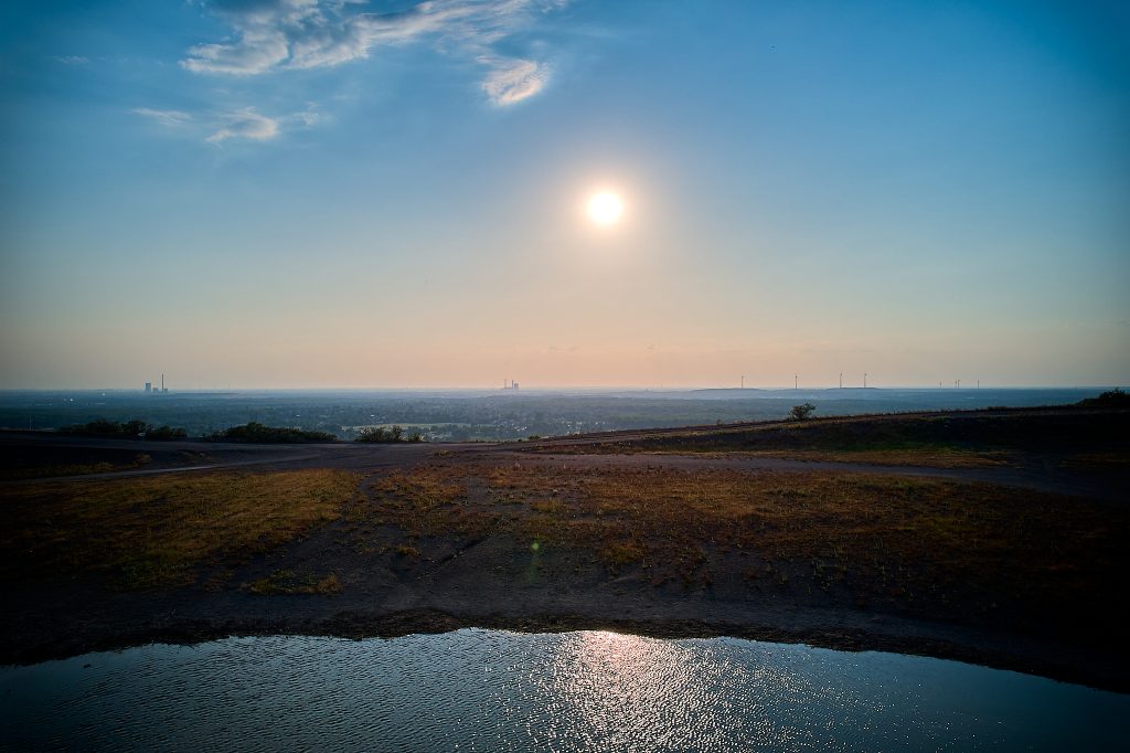 DJI Air2s auf der Halde Haniel im Sonnenuntergang