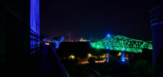 Landschaftspark Duisburg Nord - Langzeitbelichtung der Lichtinstallation. Atemberaubende Location für Fotografen